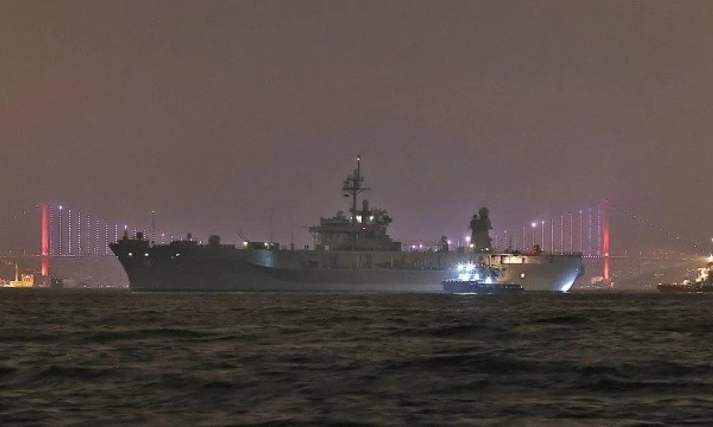 Στην Κωνσταντινούπολη η ναυαρχίδα του Πολεμικού Ναυτικού των ΗΠΑ (εικόνες)